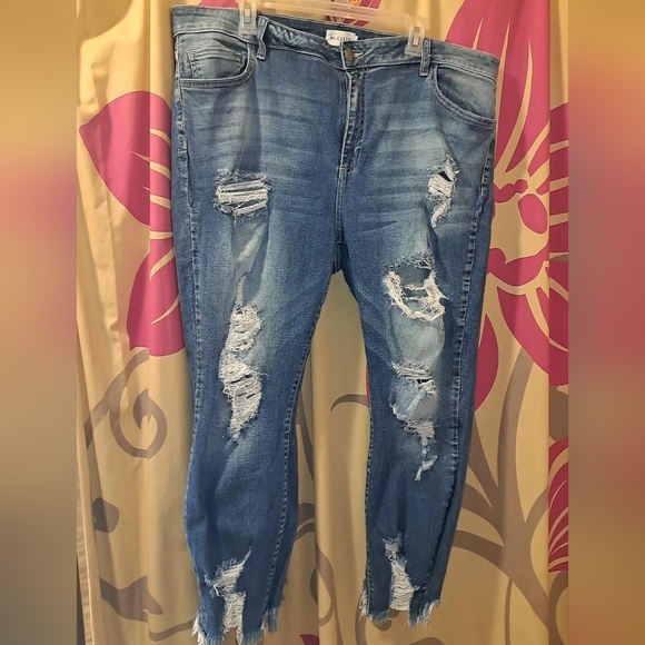 Women's Jeans - Picture 1 of 7